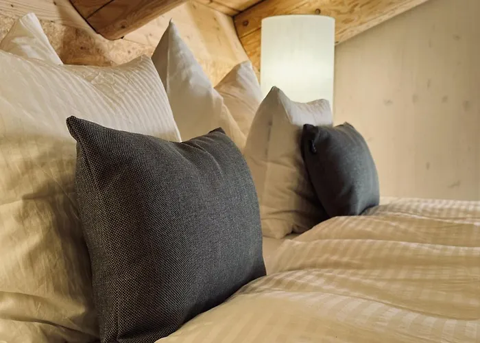 Bed & Breakfast Standard 4 - Heiti