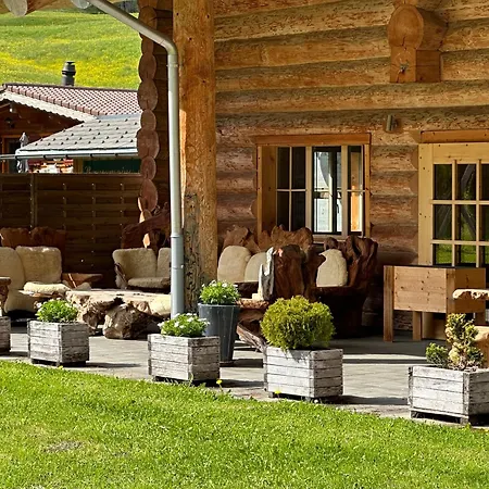 Bed & Breakfast Standard 4 - Heiti