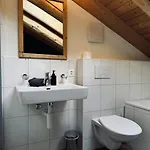 Standard 4 - Private Bathroom - Heiti 3*